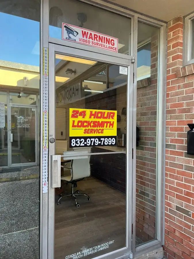 24 hour locksmith service front door